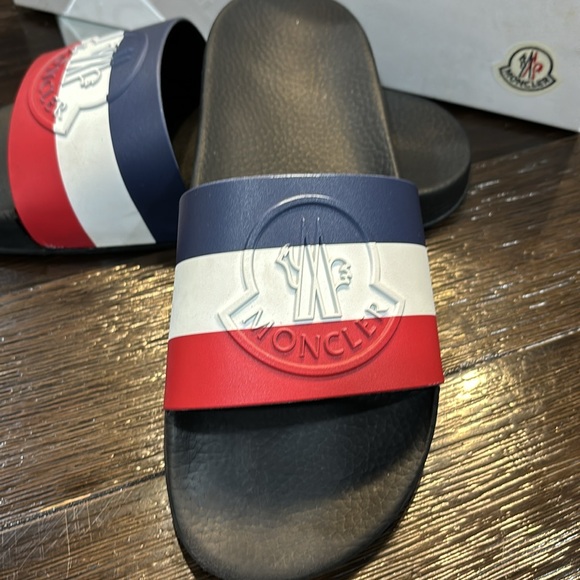 Moncler slides - Picture 2 of 6